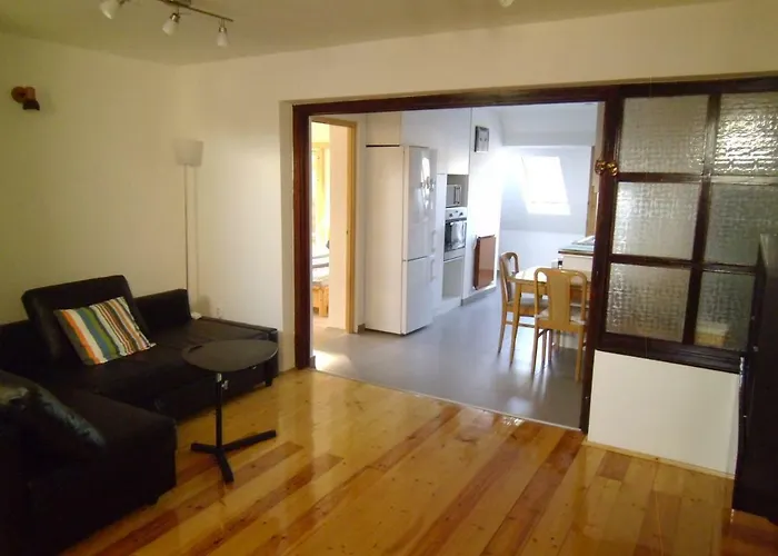Aulich Apartman *